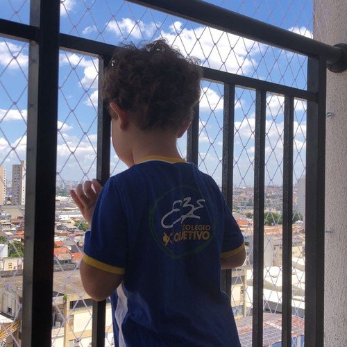 Segurança infantil em sacada