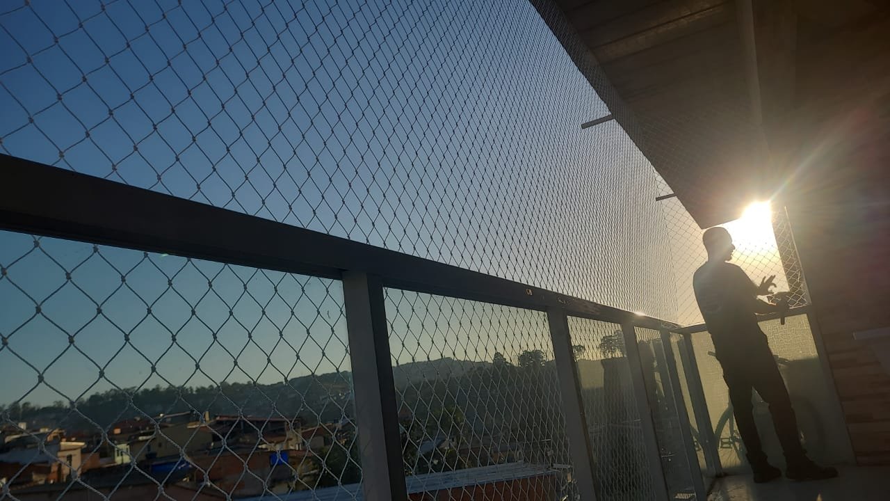 Instalação de rede de proteção